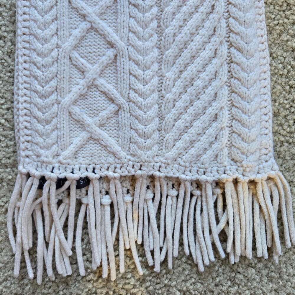 NWOT Saks Fifth Ave Cashmere Cable Scarf